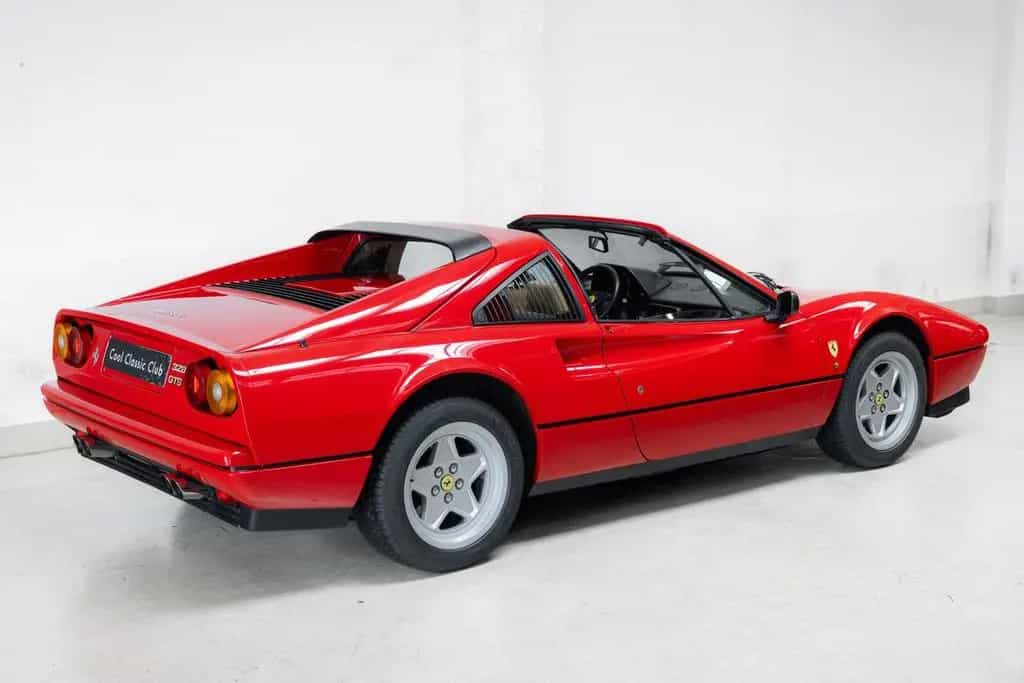 Ferrari 328 GTS - Dealer Maintained - Original KM - 12/1986-photo-38