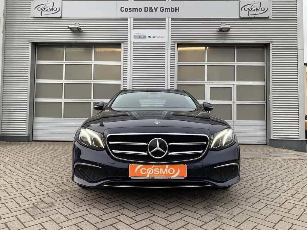 Mercedes-Benz E 300 E300d Limousine AHK+Distronic+LED+Widescreen+RFK 07/2019-photo-1