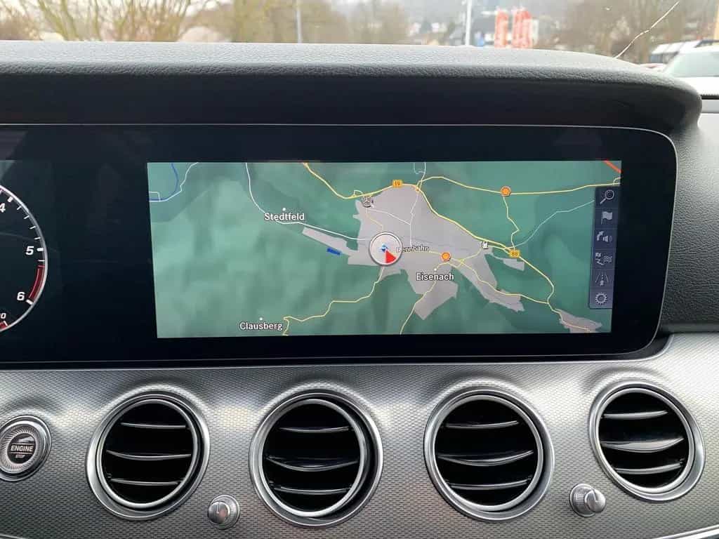 Mercedes-Benz E 300 E300d Limousine AHK+Distronic+LED+Widescreen+RFK 07/2019-photo-16