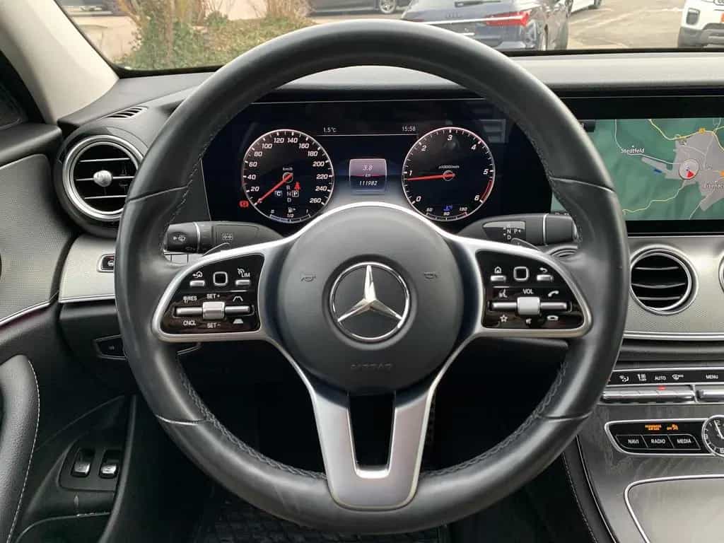 Mercedes-Benz E 300 E300d Limousine AHK+Distronic+LED+Widescreen+RFK 07/2019-photo-17