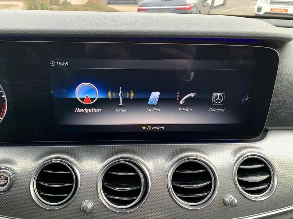Mercedes-Benz E 300 E300d Limousine AHK+Distronic+LED+Widescreen+RFK 07/2019-photo-22