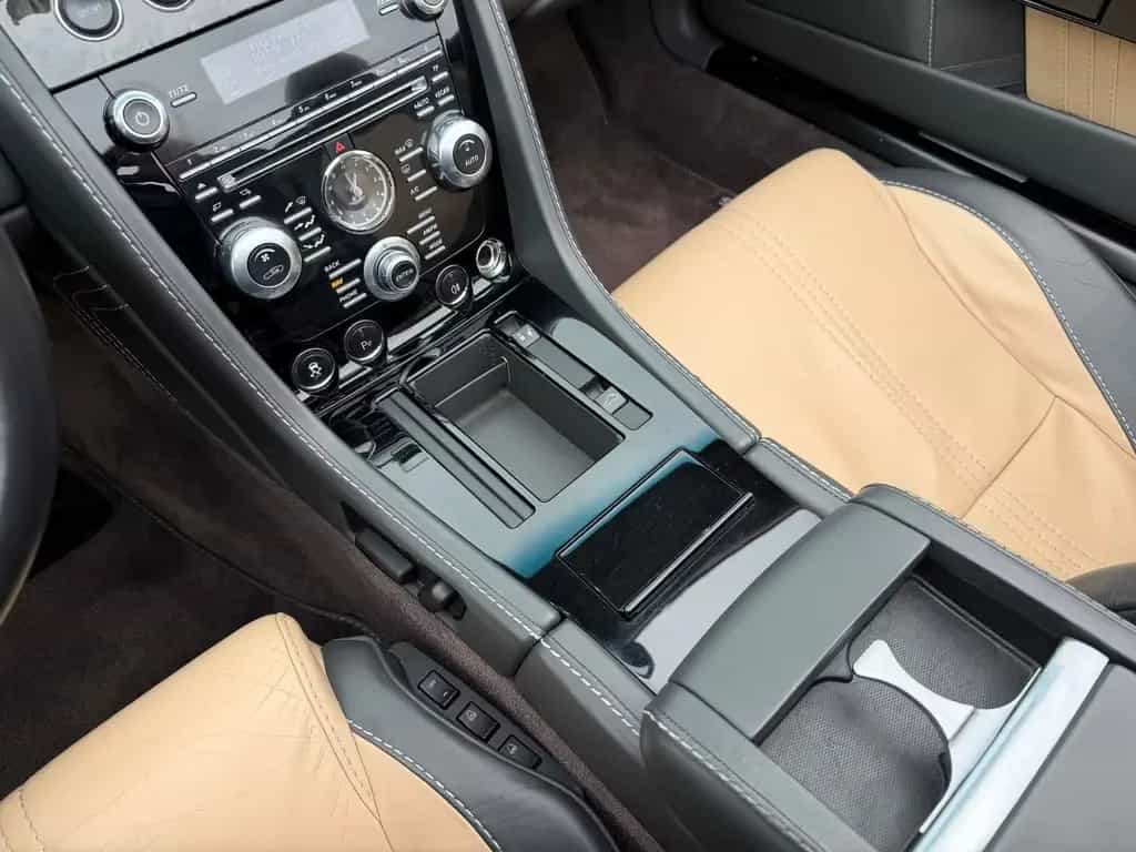 Aston Martin V8 Vantage S Roadster 4.7l Sportshift 06/2012-photo-24
