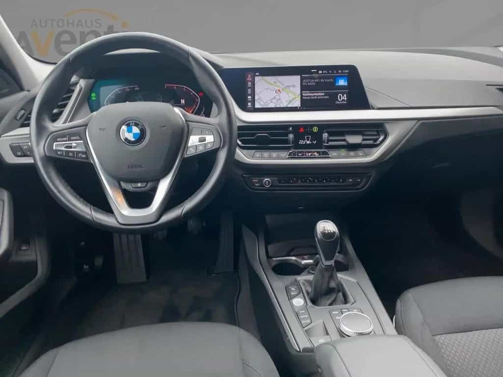 BMW 118 i Advantage *el. Heckklappe*LED*Navi*Sitzhzg. 05/2024-photo-3