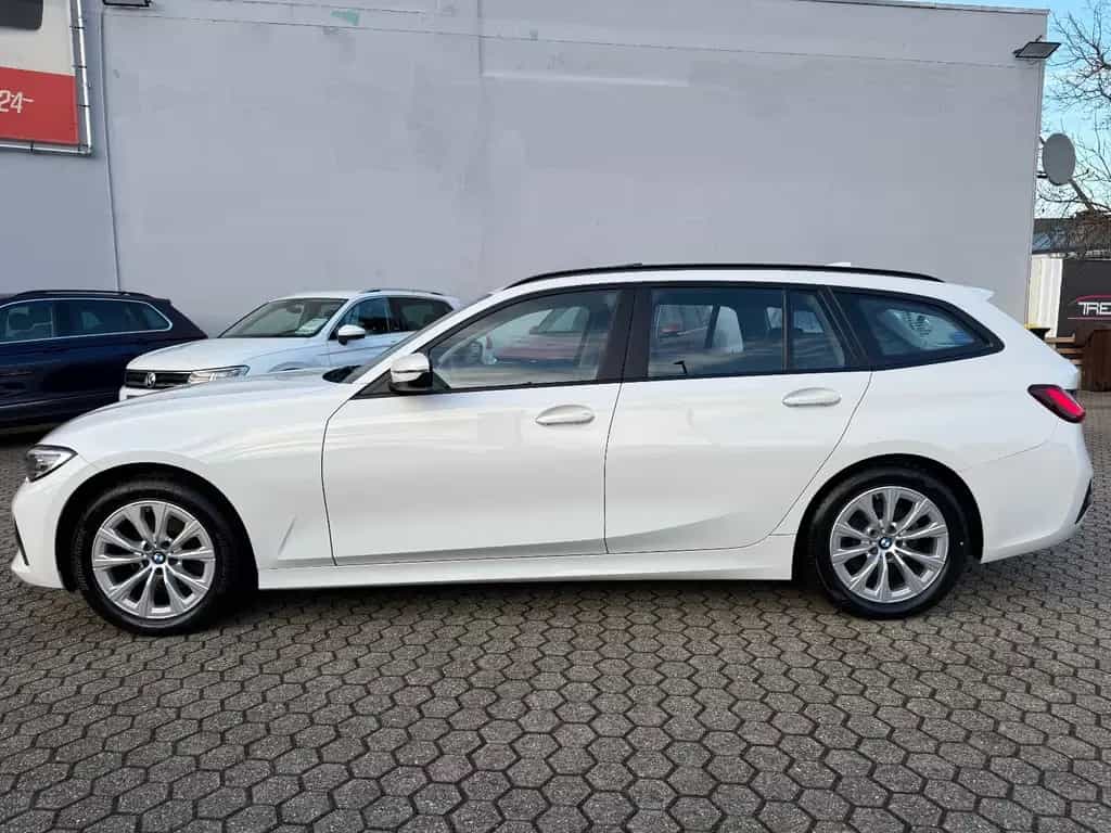 BMW 320 d Touring *ACC*NAVI*Pano* 02/2021-photo-1