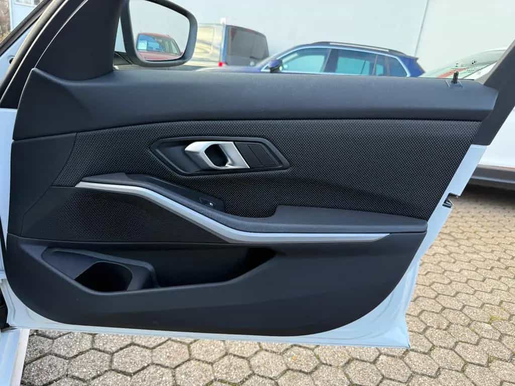BMW 320 d Touring *ACC*NAVI*Pano* 02/2021-photo-13