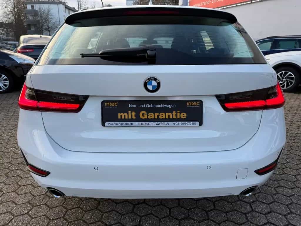 BMW 320 d Touring *ACC*NAVI*Pano* 02/2021-photo-3