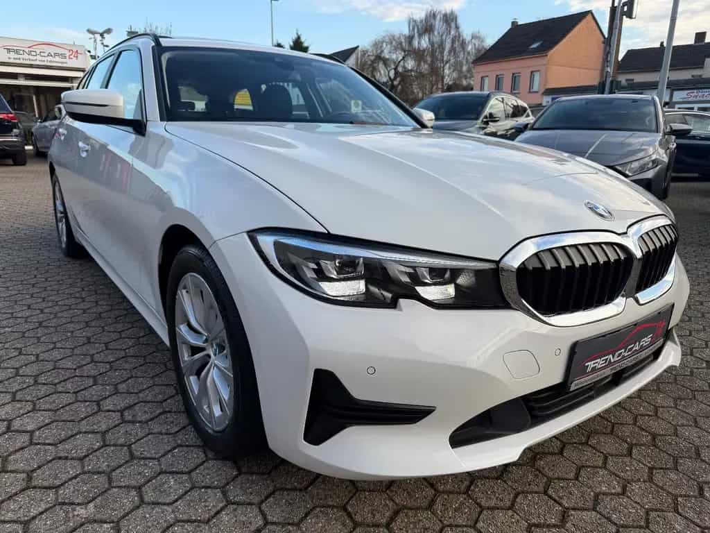 BMW 320 d Touring *ACC*NAVI*Pano* 02/2021-photo-6