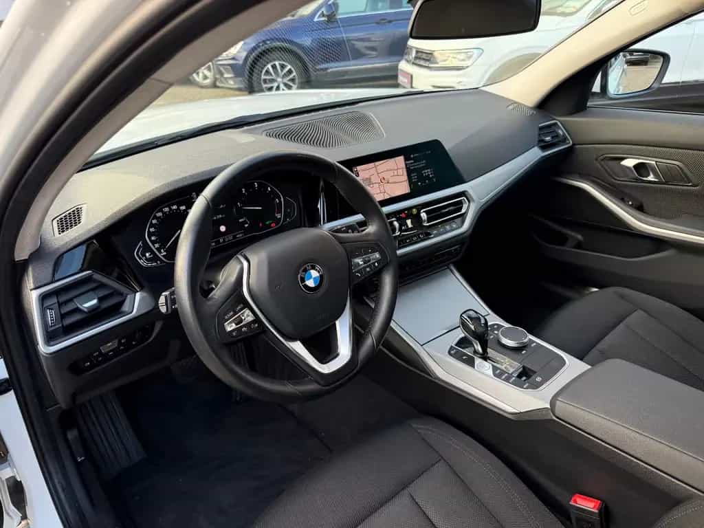 BMW 320 d Touring *ACC*NAVI*Pano* 02/2021-photo-8