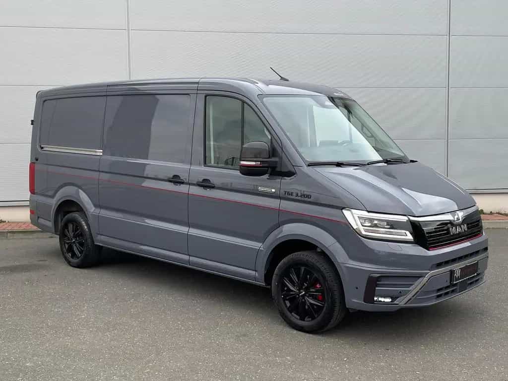 MAN TGE 3.200 L3H2 Kasten 4x4 Individual S ACC STHZ 01/2026-photo-1