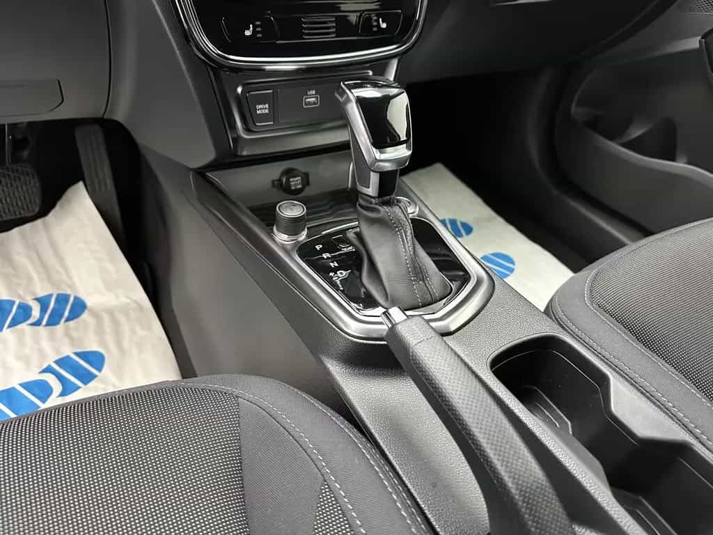 Ssangyong Tivoli "WENIG KM-NAVI-CAM-SITZH-MULTI-ALU" 06/2022-photo-17