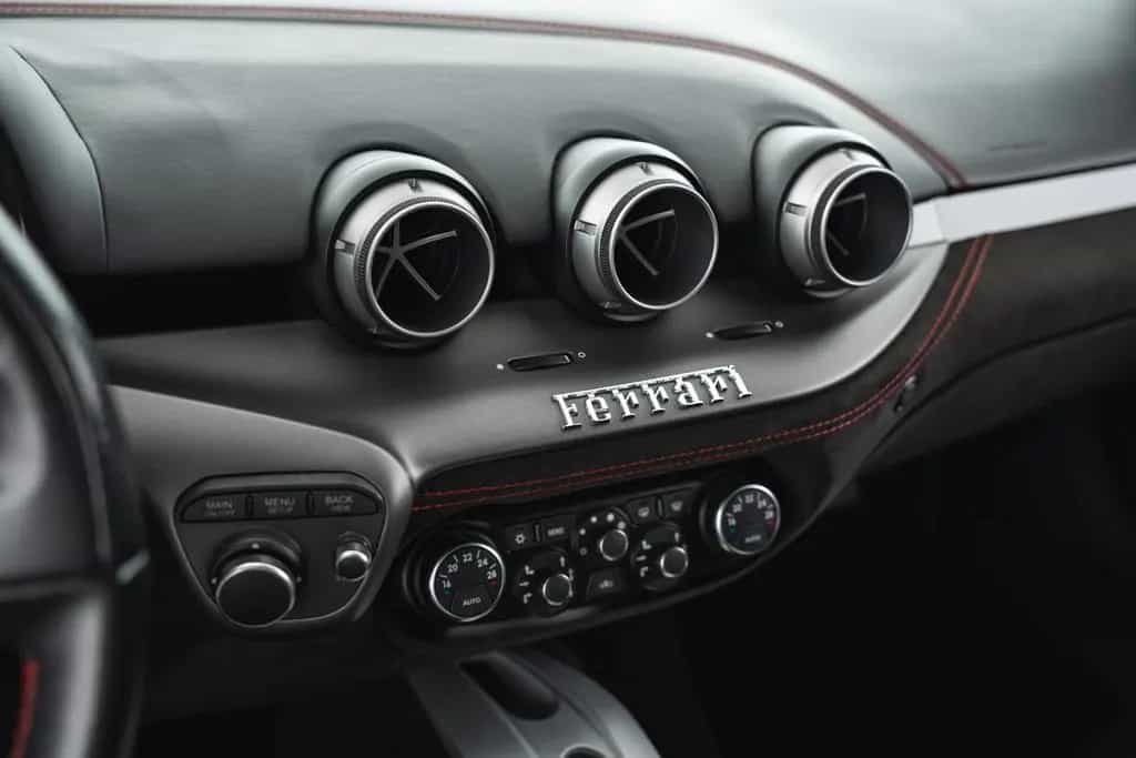 Ferrari F12 berlinetta 02/2013-photo-18