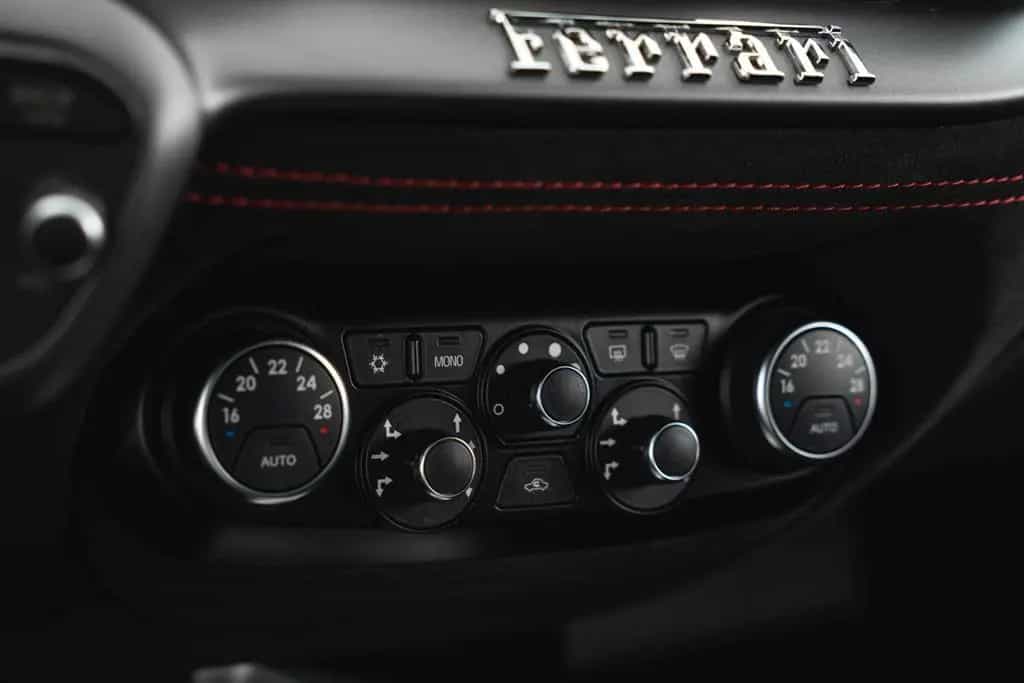 Ferrari F12 berlinetta 02/2013-photo-37