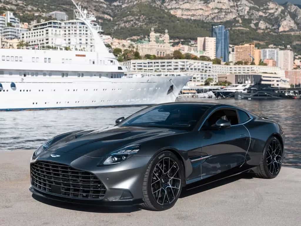 Aston Martin Vanquish 01/2025-photo-0