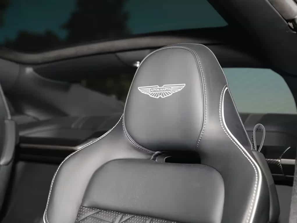 Aston Martin Vanquish 01/2025-photo-10