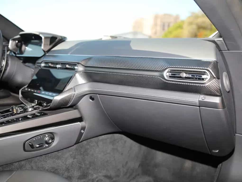 Aston Martin Vanquish 01/2025-photo-11