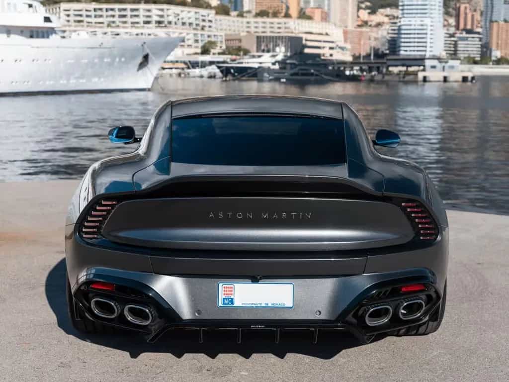 Aston Martin Vanquish 01/2025-photo-4