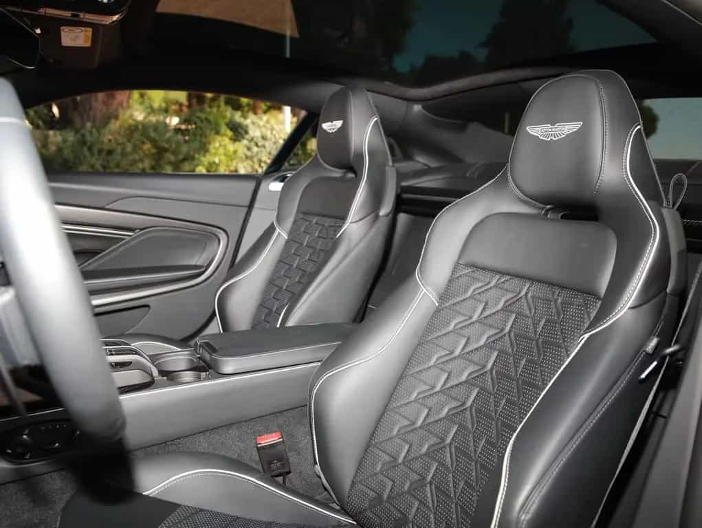 Aston Martin Vanquish 01/2025-photo-9