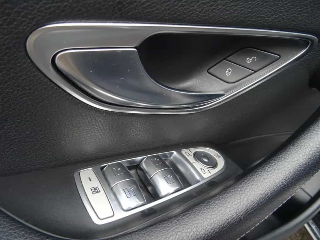 Mercedes-Benz E 350 d AVANTGARDE LED NAVI KAMERA HEAD-UP 10/2016-photo-25