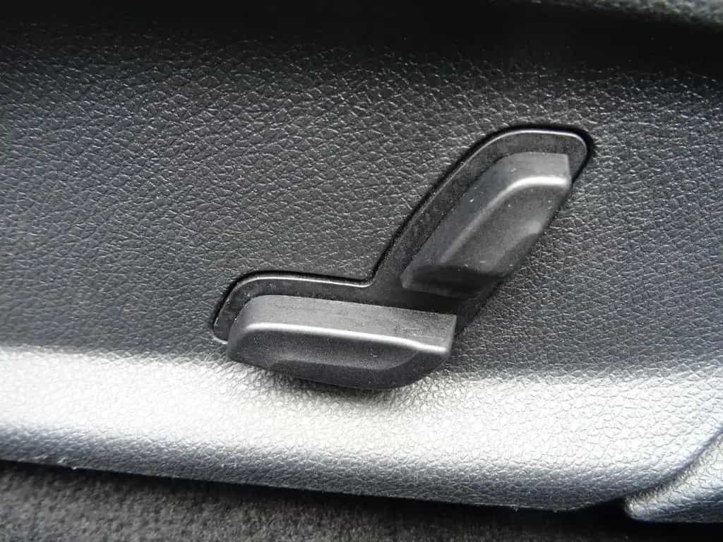 Mercedes-Benz E 350 d AVANTGARDE LED NAVI KAMERA HEAD-UP 10/2016-photo-26
