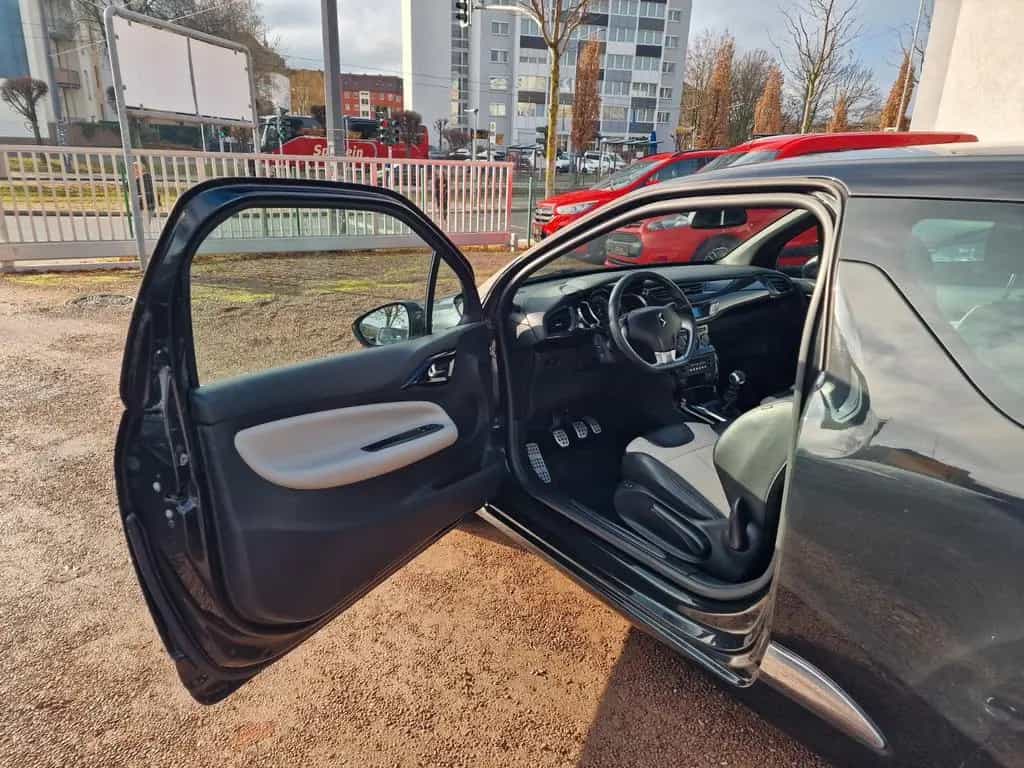 Citroën DS3 SportChic*112TKm*Klimaauto*SHZ*PDC*Garantie 05/2011-photo-12