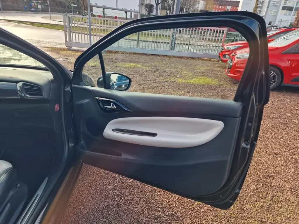 Citroën DS3 SportChic*112TKm*Klimaauto*SHZ*PDC*Garantie 05/2011-photo-17
