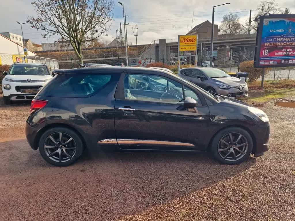 Citroën DS3 SportChic*112TKm*Klimaauto*SHZ*PDC*Garantie 05/2011-photo-4