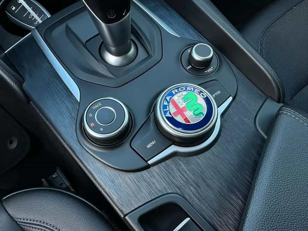 Alfa Romeo Giulia 2.2 Turbodiesel 160 CV AT8 Sup 02/2019-photo-9