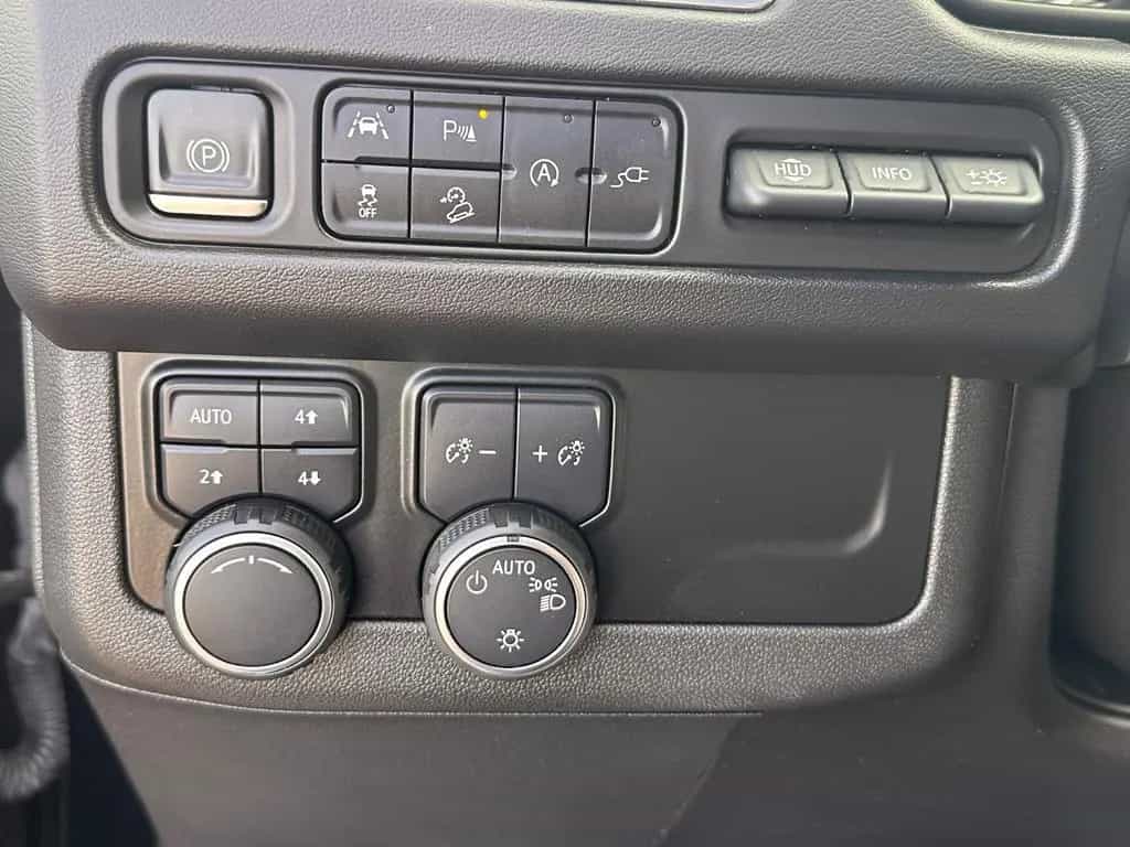 Chevrolet Suburban 5.3l V8 Premier 4x4*LED*Panodach 06/2021-photo-16