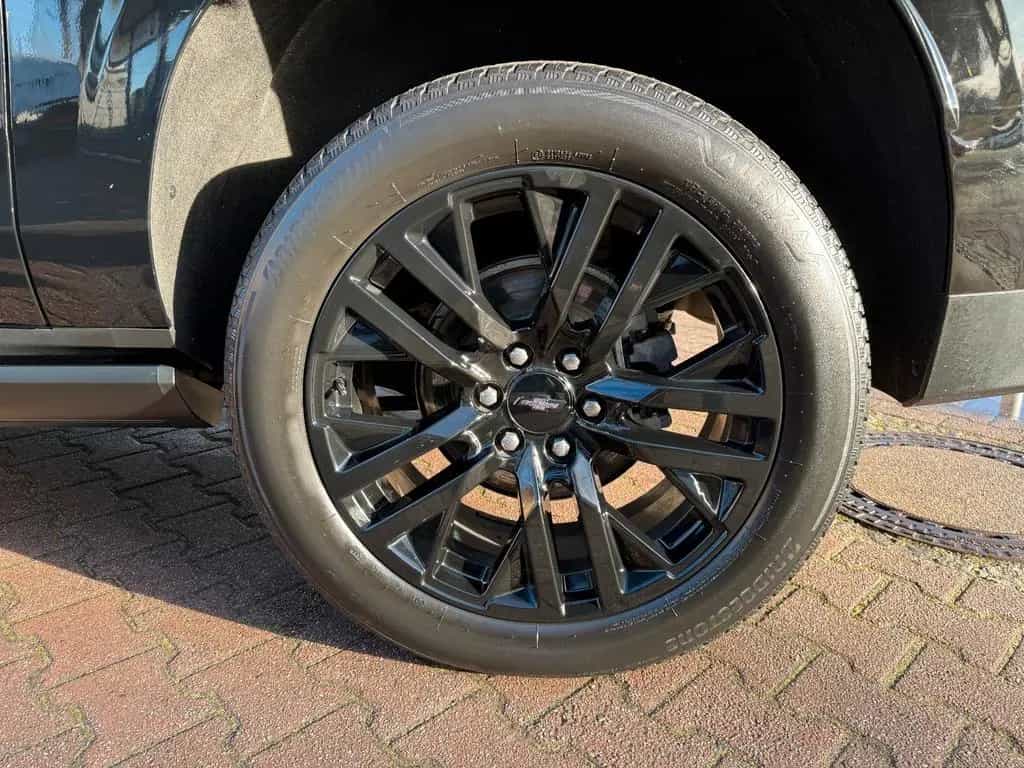 Chevrolet Suburban 5.3l V8 Premier 4x4*LED*Panodach 06/2021-photo-4