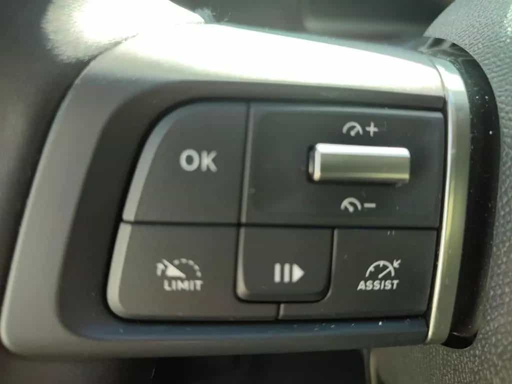 Citroën C4 Shine *HEAD-UP*NAVI*LEDER*KAMERA* 09/2023-photo-13