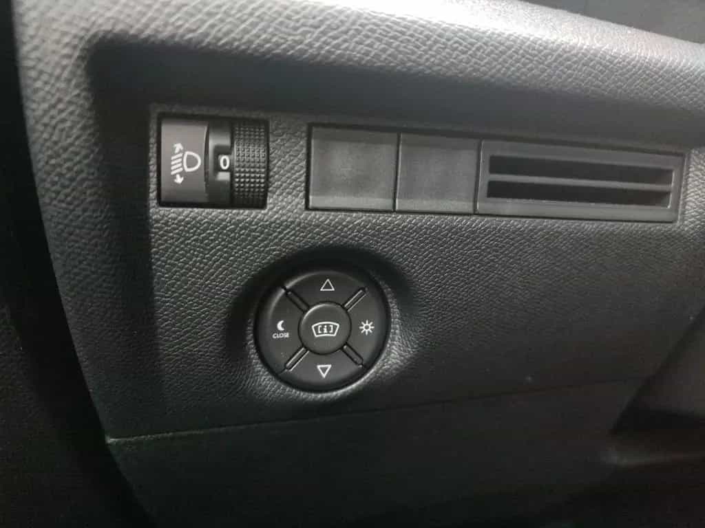 Citroën C4 Shine *HEAD-UP*NAVI*LEDER*KAMERA* 09/2023-photo-27