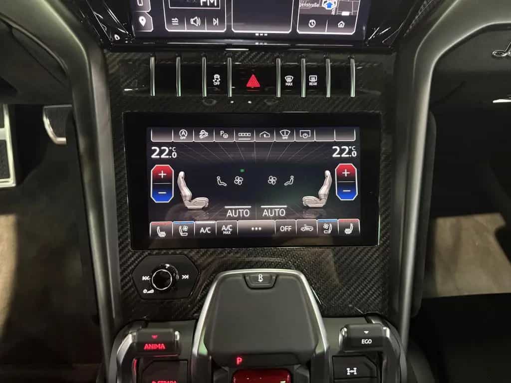 Lamborghini Urus Performante*FULLCARBON*ALCANTARA*KERAMIK 07/2024-photo-26