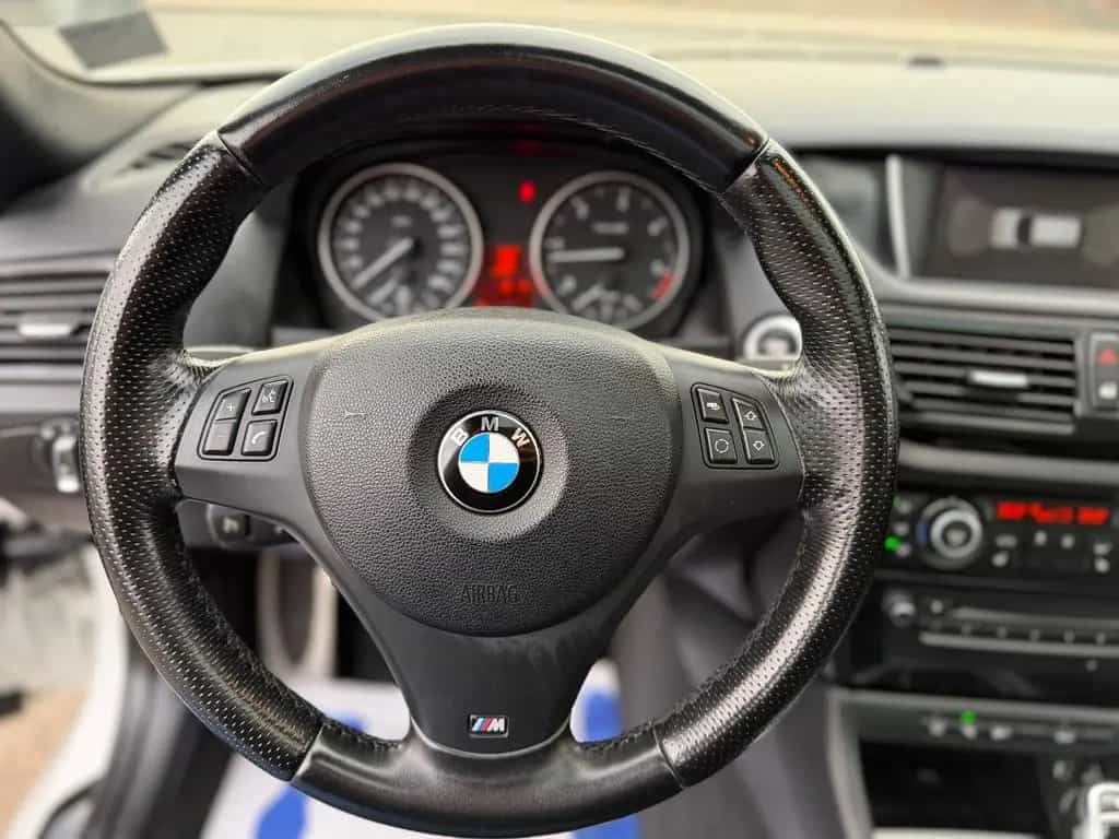BMW X1 sDrive 18d/M Paket/Navi/Automatik/Xenon/Leder 06/2015-photo-11