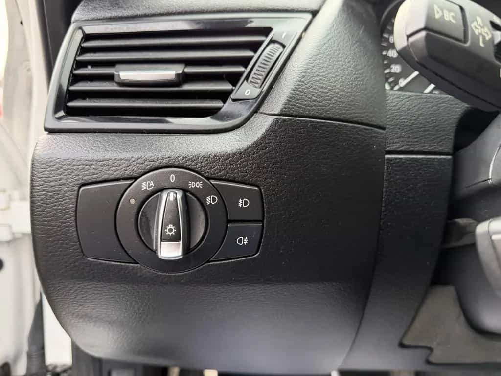 BMW X1 sDrive 18d/M Paket/Navi/Automatik/Xenon/Leder 06/2015-photo-14