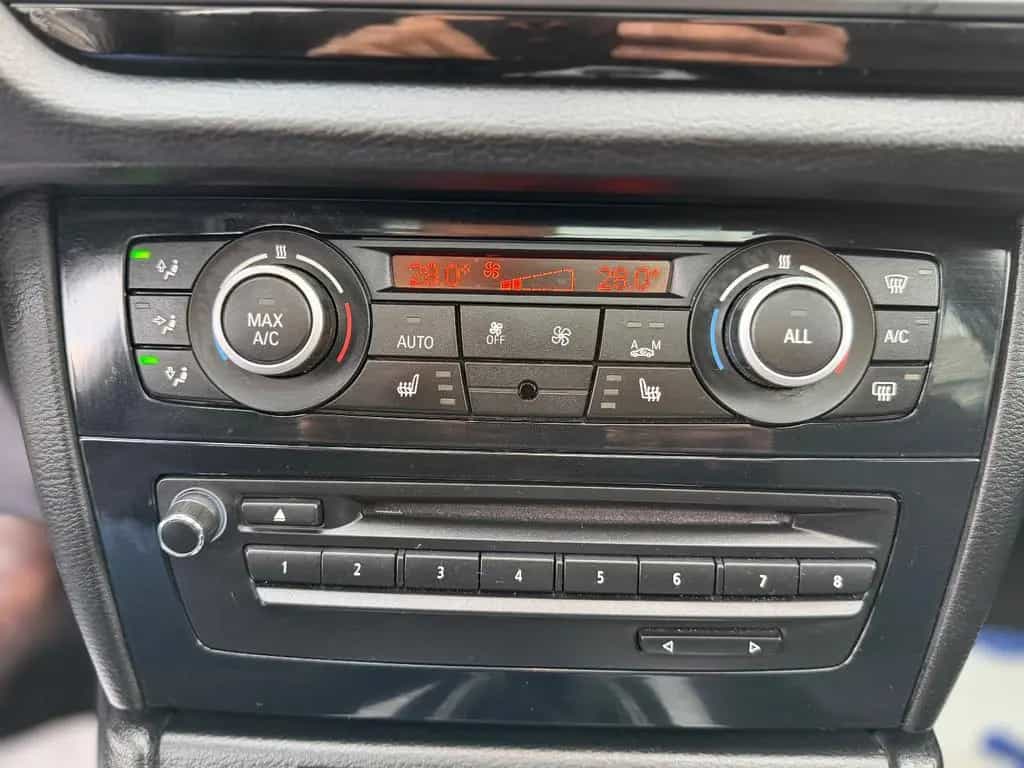 BMW X1 sDrive 18d/M Paket/Navi/Automatik/Xenon/Leder 06/2015-photo-18