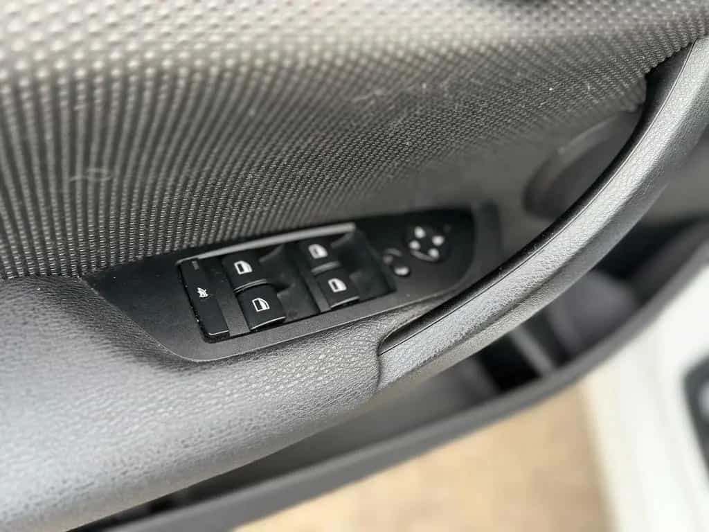 BMW X1 sDrive 18d/M Paket/Navi/Automatik/Xenon/Leder 06/2015-photo-9