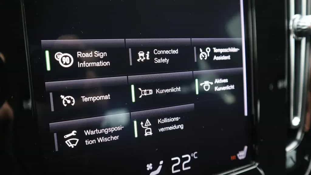 Volvo XC40 XC 40 Momentum 2WD Navi LED AHK Shz 02/2019-photo-13