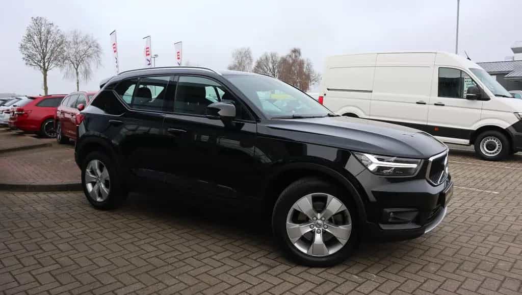 Volvo XC40 XC 40 Momentum 2WD Navi LED AHK Shz 02/2019-photo-2