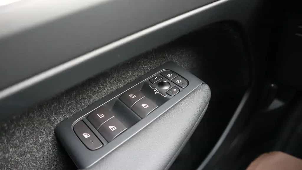 Volvo XC40 XC 40 Momentum 2WD Navi LED AHK Shz 02/2019-photo-20