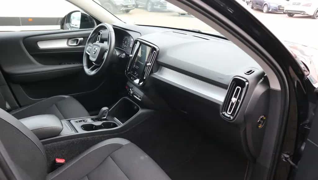 Volvo XC40 XC 40 Momentum 2WD Navi LED AHK Shz 02/2019-photo-25