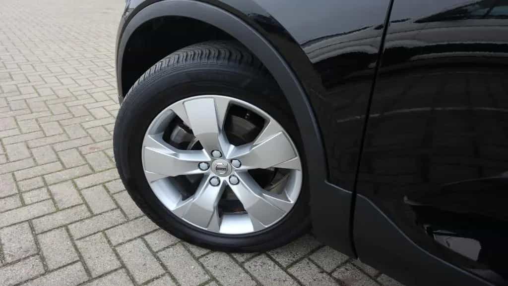Volvo XC40 XC 40 Momentum 2WD Navi LED AHK Shz 02/2019-photo-4