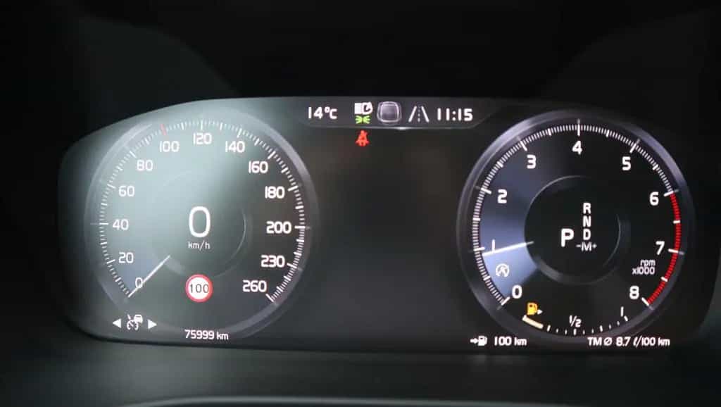 Volvo XC40 XC 40 Momentum 2WD Navi LED AHK Shz 02/2019-photo-9