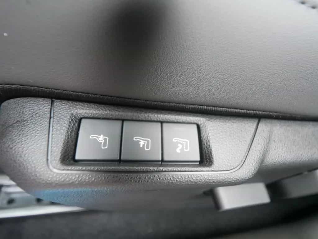 Alfa Romeo Junior IBRIDA Q4 1.2 VGT 145PS DCT6 SCHIEBEDACH 02/2026-photo-10