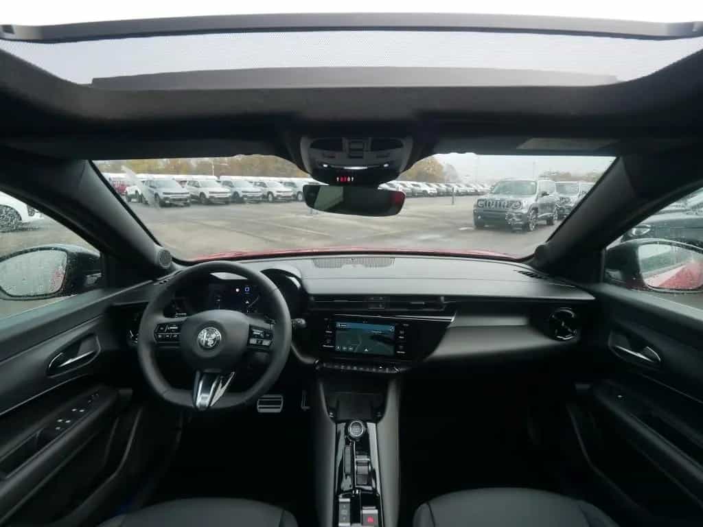 Alfa Romeo Junior IBRIDA Q4 1.2 VGT 145PS DCT6 SCHIEBEDACH 02/2026-photo-17