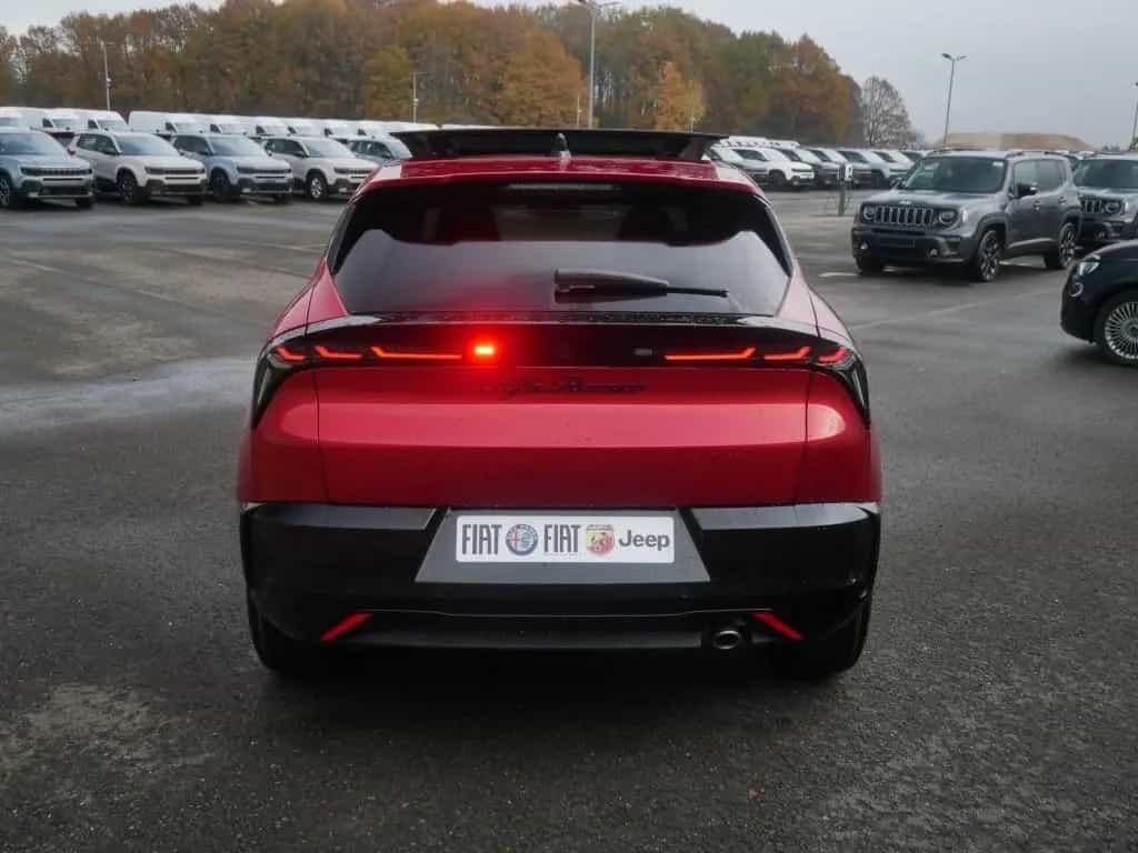 Alfa Romeo Junior IBRIDA Q4 1.2 VGT 145PS DCT6 SCHIEBEDACH 02/2026-photo-2
