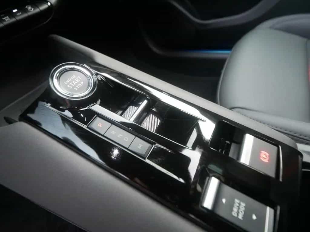 Alfa Romeo Junior IBRIDA Q4 1.2 VGT 145PS DCT6 SCHIEBEDACH 02/2026-photo-9