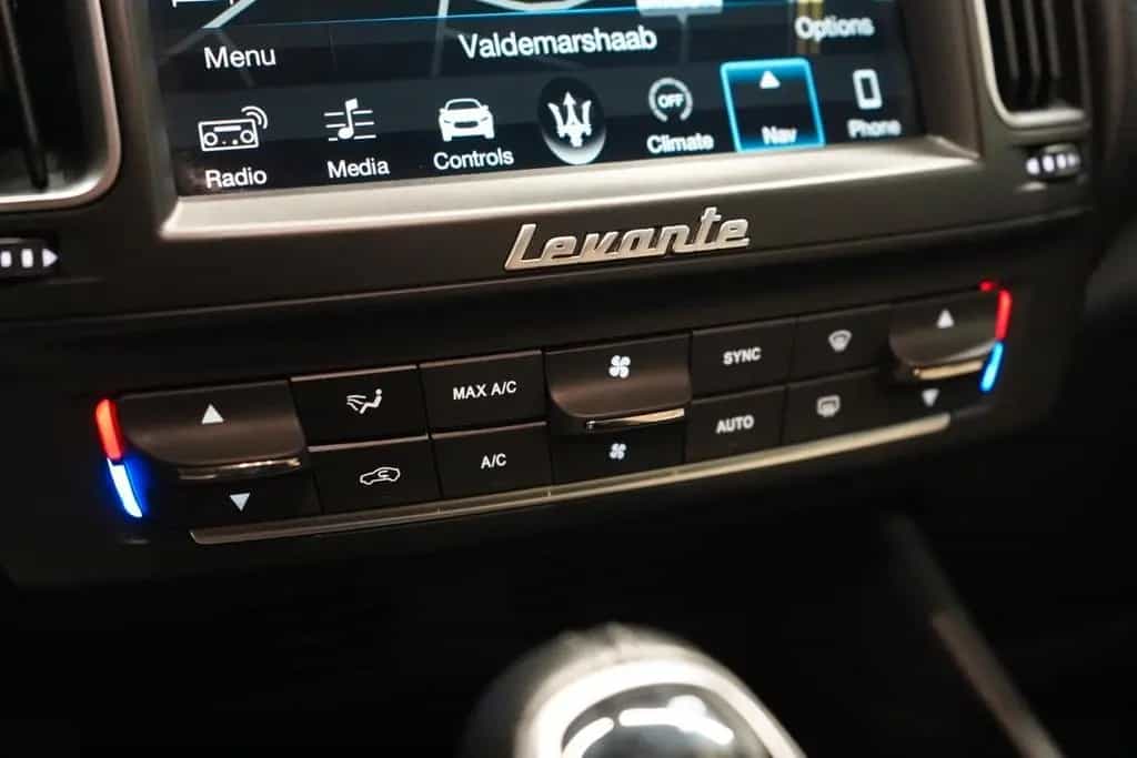 Maserati Levante Q4 10/2018-photo-8