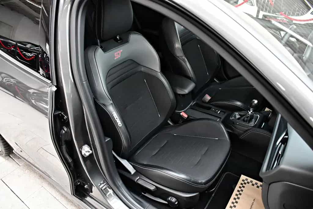Ford Focus Lim. ST Recaro Design-Paket 1.Hand 68tkm! 09/2019-photo-11