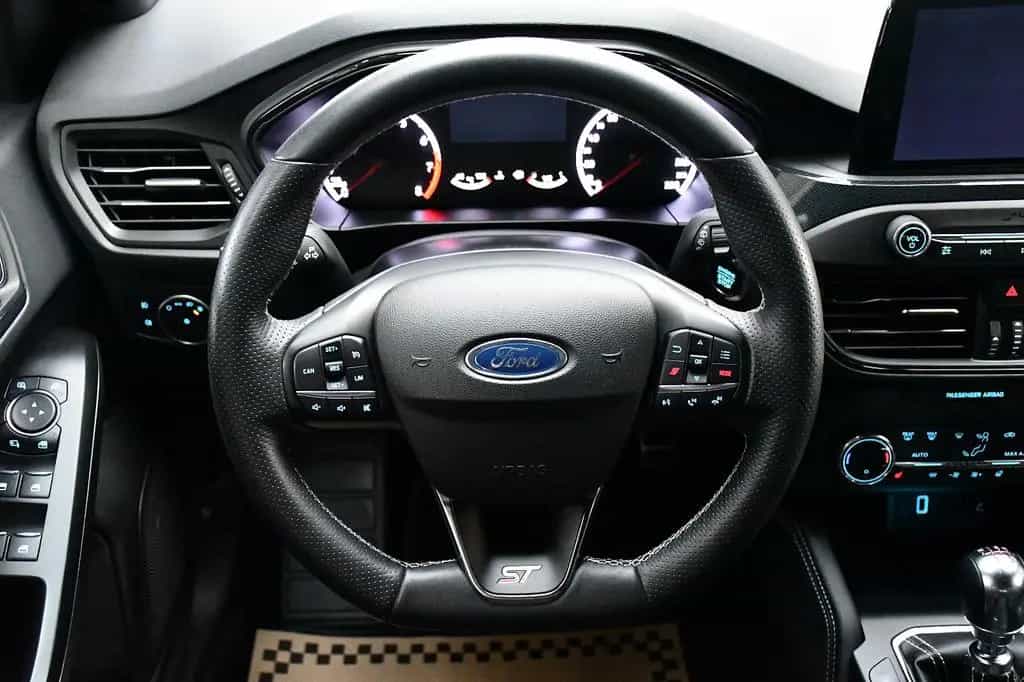 Ford Focus Lim. ST Recaro Design-Paket 1.Hand 68tkm! 09/2019-photo-14