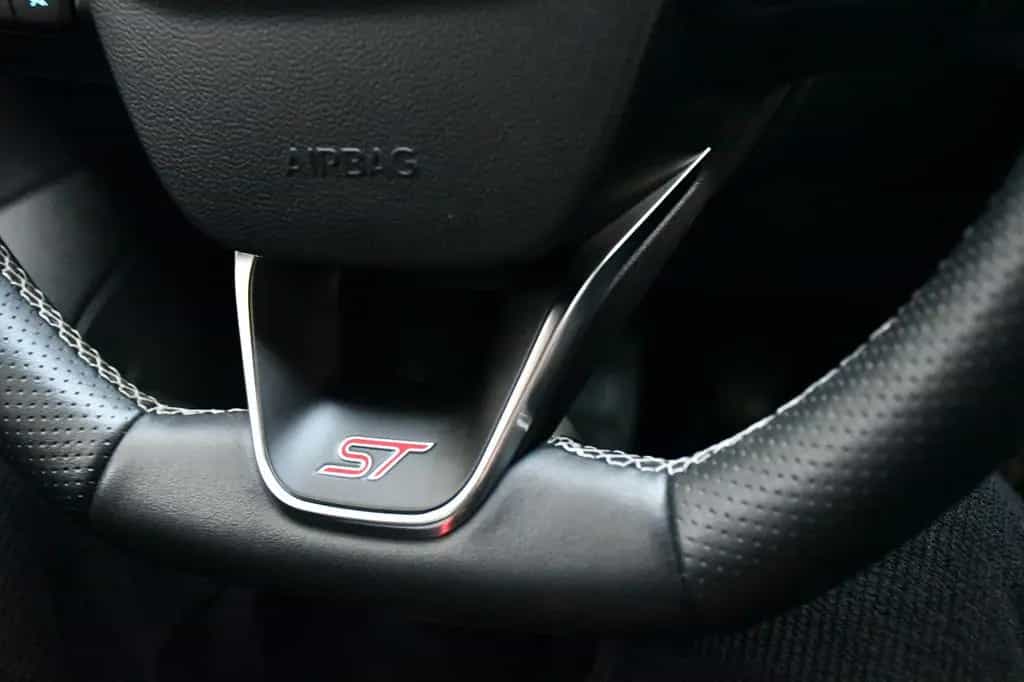 Ford Focus Lim. ST Recaro Design-Paket 1.Hand 68tkm! 09/2019-photo-18